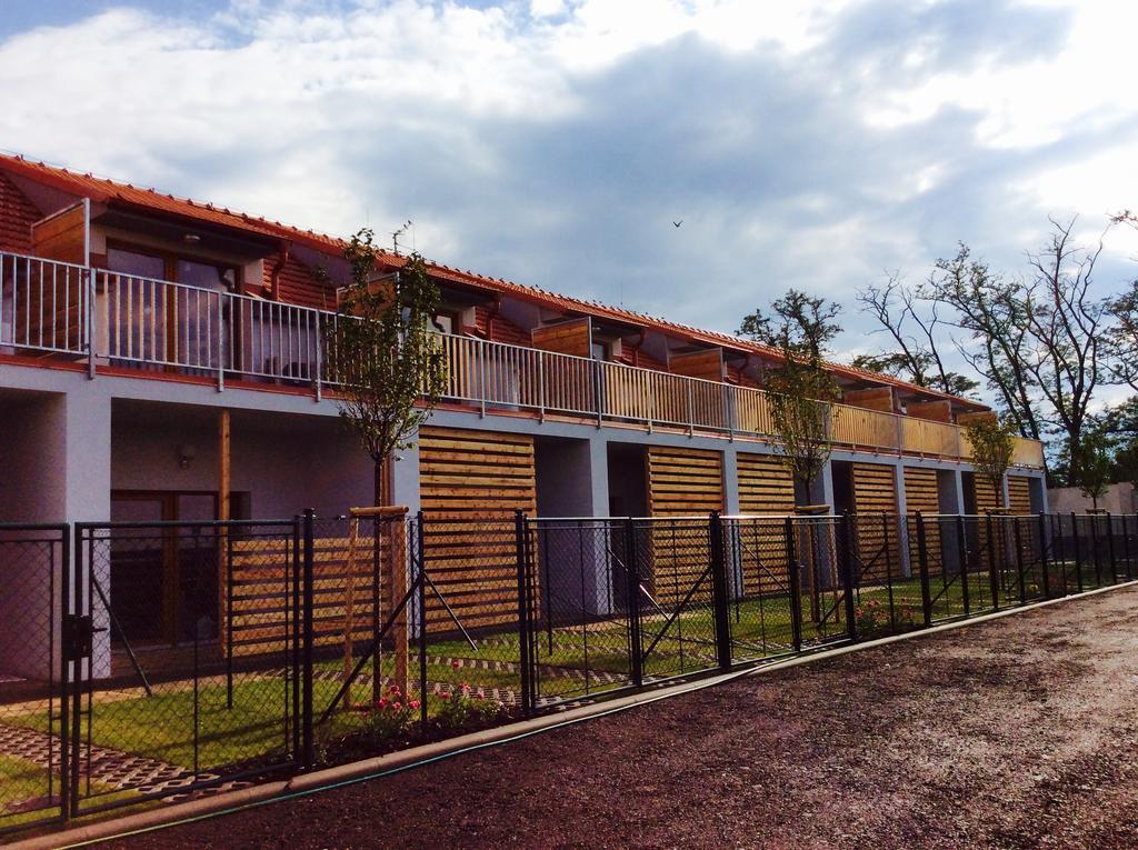 Apartmany Dolní Dunajovice Esterno foto